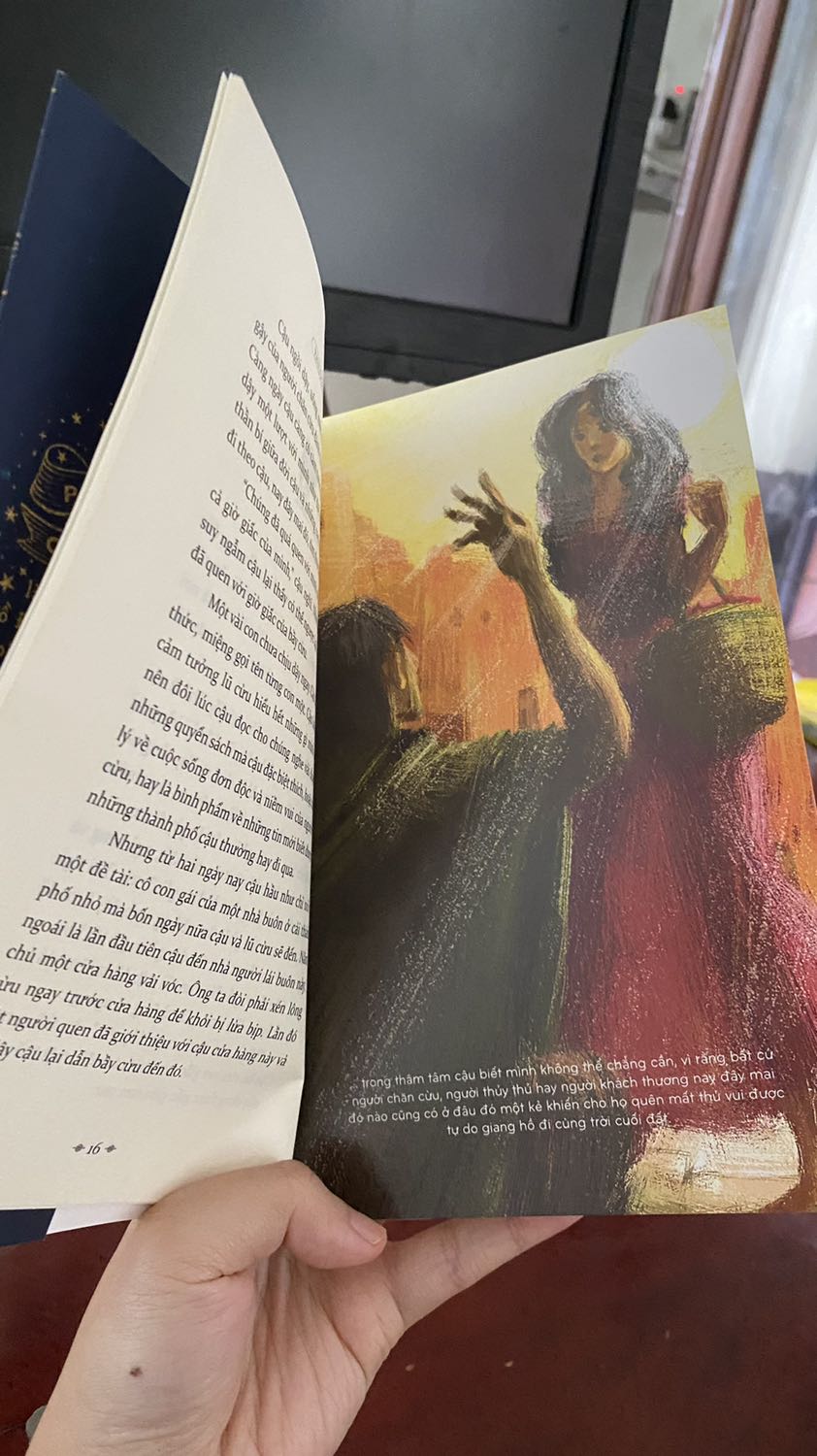 Mình hơi hụt hẫng lúc nhận sách vì sách cực kì mỏng. Nội dung bên trong ở mức bình thường, không quá xuất sắc nhé.