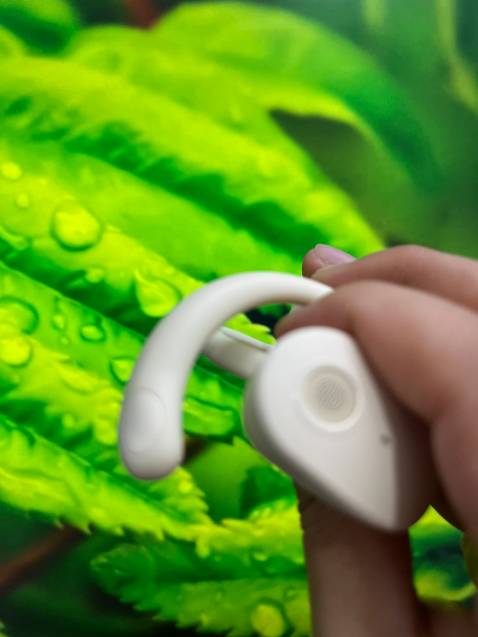 Âm thanh tốt, được cái đeo ko đau tai với rơi ra ngoài. Đặc biệt là pin rất trâu. Minh dùng để đi bộ nên rất ưng