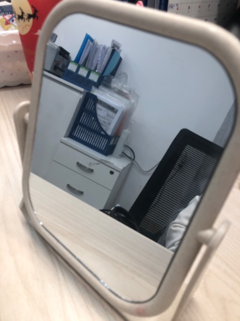 Hợp giá tiền. Tiện lợi để bàn, nhẹ gọn