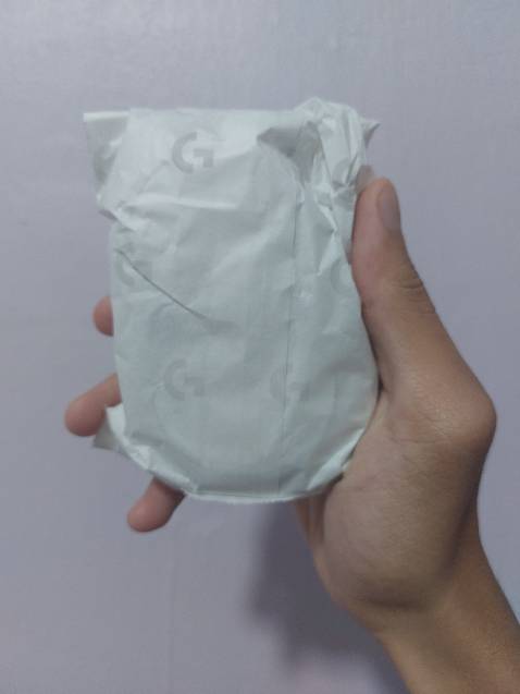 về phần chuột thì mình thấy rất ok, không nằm ngoài kỳ vọng của mình, tất nhiên rồi, chuột logitech mà, không còn gì để chê, very good, các bạn nên trải nghiệm thử👍
về phần shop thì giao hàng nhanh (có thể do mình ở TPHCM), đặt hàng hôm kia là hôm nay có hàng, ngoài ra còn có ưu đãi, bán hàng uy tín chất lượng, các bạn có thể "deal" với shop (các bạn cần deal cái gì thì deal, mình bí mật không kể đã deal với shop cái gì nhé) 😝
#khôngPR