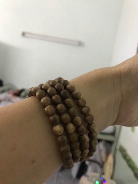 Mình thích màu , hạt tròn đều không lỗi. Nếu ai tay có thịt xíu thì nên chọn size 7 trở lên đeo sẽ đẹp hơn. Mình thích màu , hạt tròn đều không lỗi. Nếu ai tay có thịt xíu thì nên chọn size 7 trở lên đeo sẽ đẹp hơn.