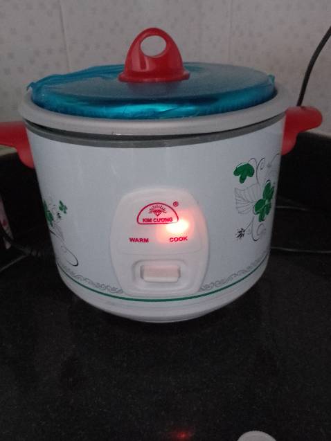 Nồi đẹp, miệng nồi hơi bị móp chắc do vận chuyển. Mới nấu thử thấy ổn. Nồi nấu được cho 2-3 người ăn, mua về mới thấy hơi lớn nấu cho 1 người ăn