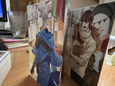 Bìa đẹp, chất lượng, bao bọc kỹ lưỡng
Nội dung hay, phần dịch đôi lúc vẫn hơi khó hiểu, phải đọc đi đọc lại nhiều lần
Đầy đủ postcard đi kèm