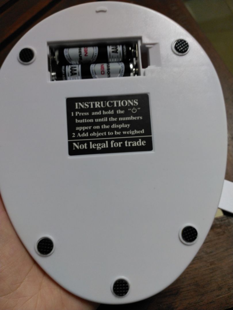 Tiki giao hàng nhanh, cân chính xác, giá tốt, lắp nguồn pin 2 viên pin 1.5v AAA nhé.