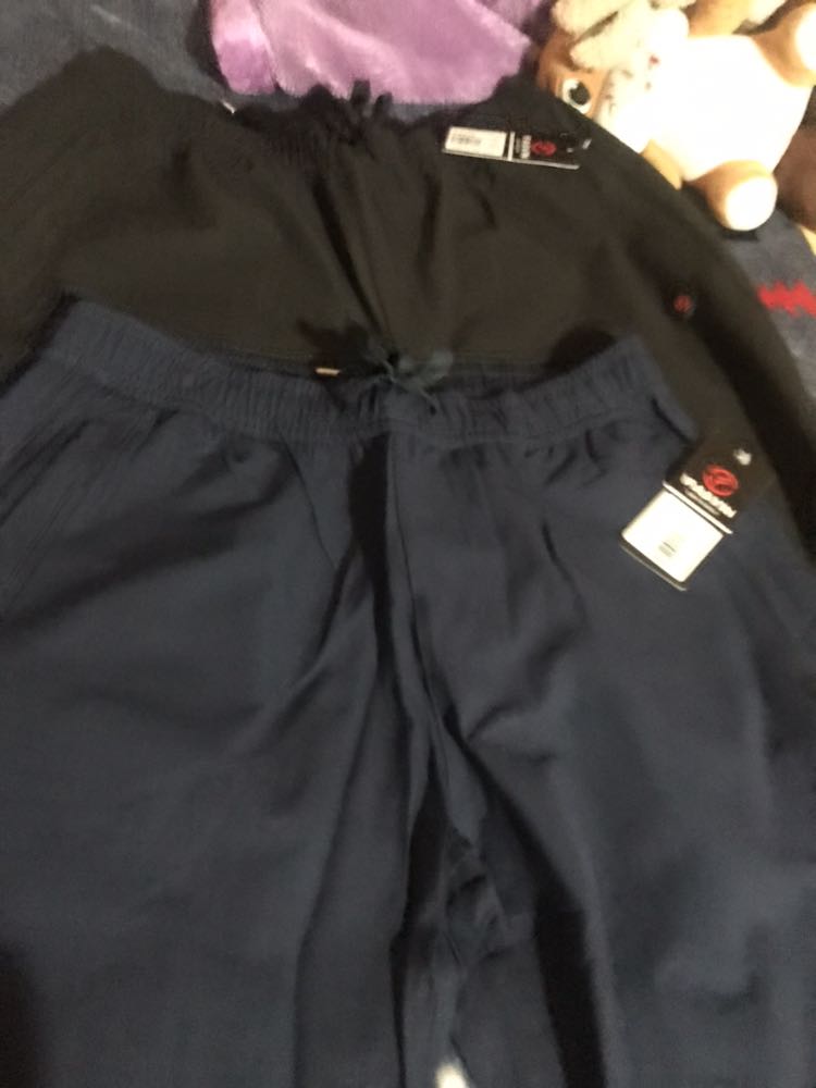 Chất quần cũng được nhg mình chọn sz to quá