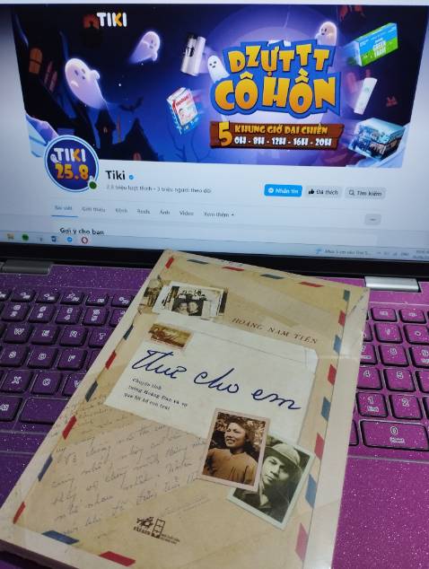 Cảm ơn Tiki đã tài trợ chương trình để mình nhận được cuốn sách mình yêu thích vào đúng ngày sinh nhật 🩷
Nội dung sách trên mxh cũng review nhiều rồi và mình cũng từng đọc bản E-book thì hay không có gì phải bàn, giọng văn rất gần gũi và chuyện tình thì siêu ngọt ngào 🍭
Sách in giấy đẹp chữ nét, bìa cũng xinh nữa 🥰