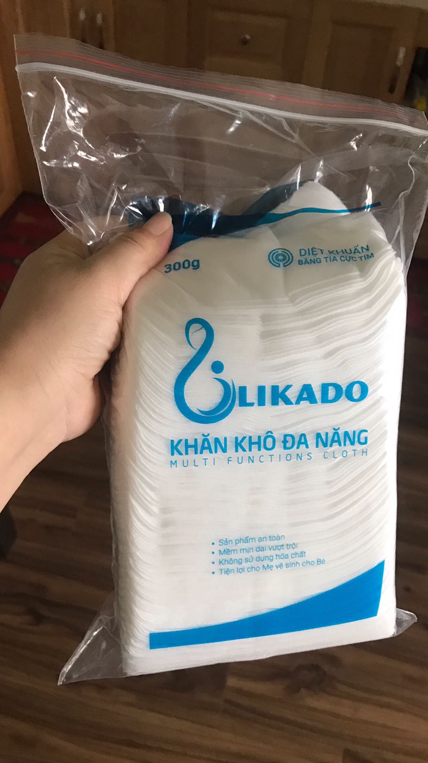 Mình mua khăn vải khô này rất nhiều rồi nhưng lần này thấy ko hài lòng. 1 túi 300gr như mọi lần mình mua đều đầy ắp, nhưng lần này ko như vậy. 1 túi kia ko nén xuống dc mà túi này nén xuống là mất gần 1/3 khăn vải ?.