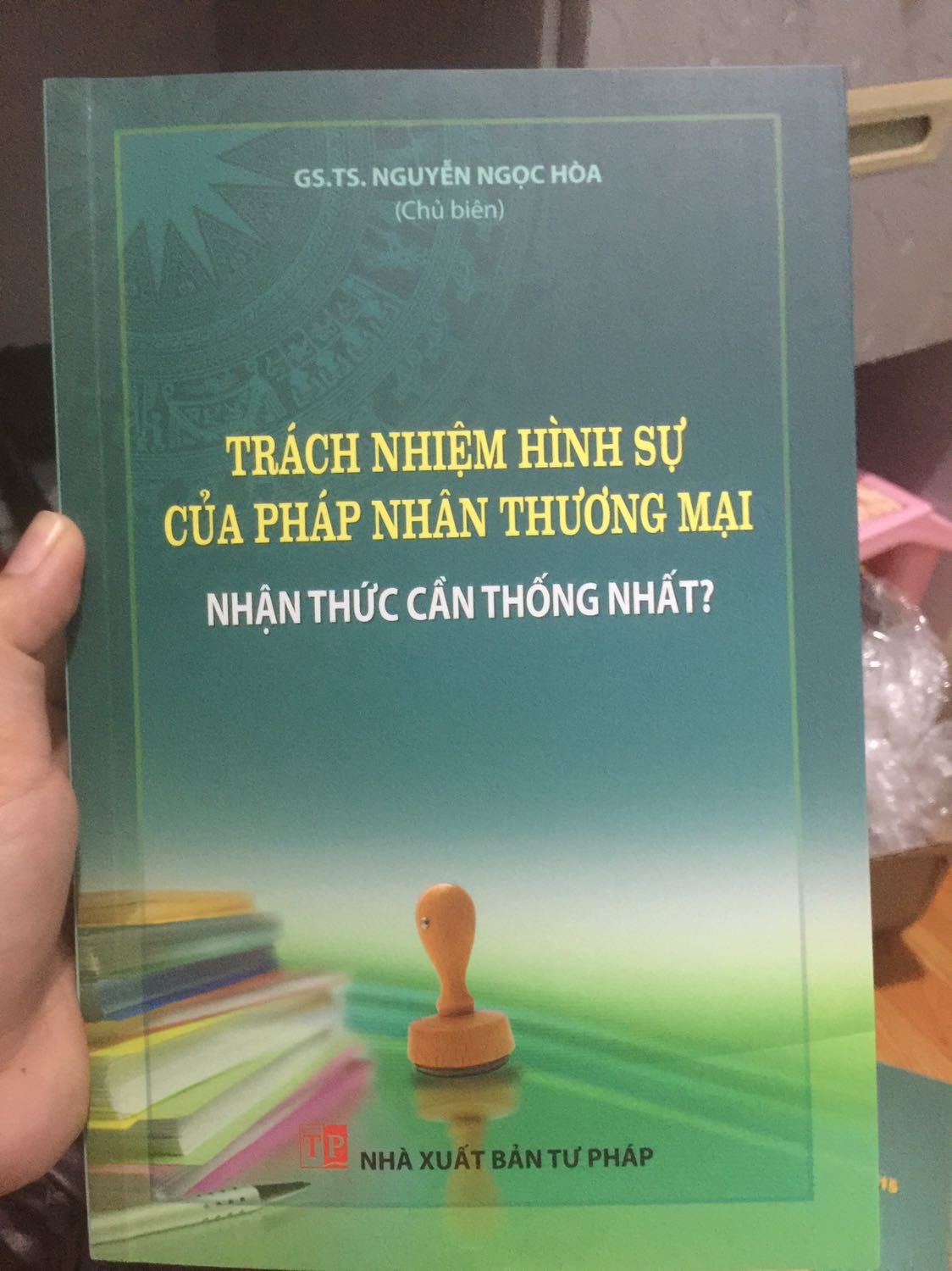 Sách đúng mẫu, giá tốt