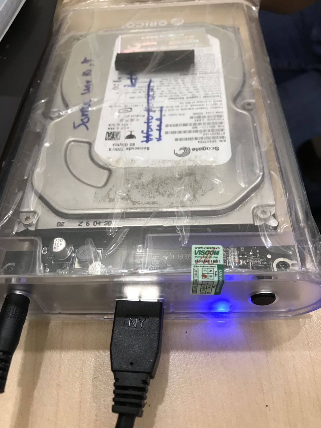 -Nếu ai là tín đồ của  công nghệ thì Orico chắc chắn sẽ biết
-Quan trọng là hàng chính hãng của cty được ủy quyền phân phối tại Việt Nam hay không thôi? Để được bảo hành tốt nhất
-Sản phẩm tốt trong tầm giá , về uy tín thì mua trên Tiki là ok nhất rồi
- Mình mua hàng đúng nhà phân phối chính hành nên yên tâm về bảo hành sau này