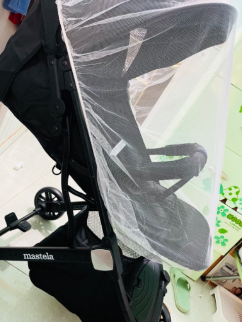 Mình vừa nhận được hàng. Thùng đóng kĩ càng. Xe  lắp ráp nhanh chóng và dễ dàng, xe đẩy nhẹ nhưng vẫn chắc chắn. Gấp gọn tiện lợi có kèm màn nên an tâm không sợ côn trùng như: ruồi, muỗi….
Shop có tặng kèm thêm đồ chơi dễ thương ❤️