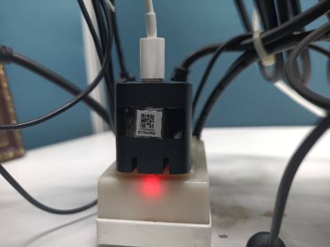 Sạc ổn, chỉ ấm, không nóng khi sạc. Tốc độ cũng được. Sạc ổn, chỉ ấm, không nóng khi sạc. Tốc độ cũng được.