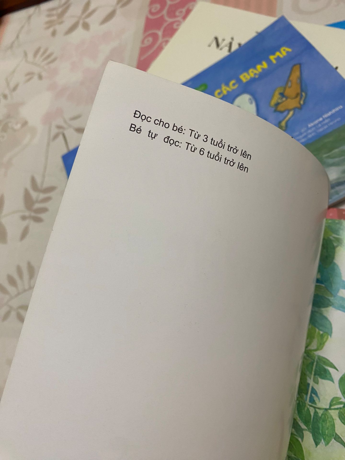 sách rất hay, cả 2 bạn nhà mình đều thích sách bên này. Cốt truyện đơn giản phù hợp với con, lồng ghép những kiến thức khoa học dễ hiểu