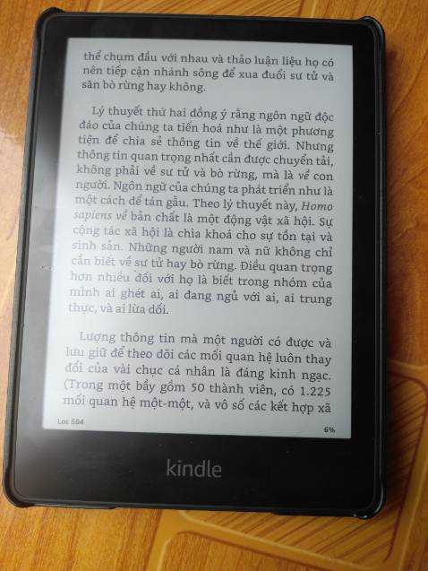 Hàng tốt, đúng mô tả, quà tặng đầy đủ. Đây là lần đầu tiên mình sử dụng kindle trải nghiệm quá tuyệt khi mình có thể vừa nằm trên giường vừa đọc được sách, shop cũng tặng cho một cái bao da nữa, mình trừ 1 sao vì bên ship chậm mất một ngày. Hàng tốt, đúng mô tả, quà tặng đầy đủ. Đây là lần đầu tiên mình sử dụng kindle trải nghiệm quá tuyệt khi mình có thể vừa nằm trên giường vừa đọc được sách, shop cũng tặng cho một cái bao da nữa, mình trừ 1 sao vì bên ship chậm mất một ngày.