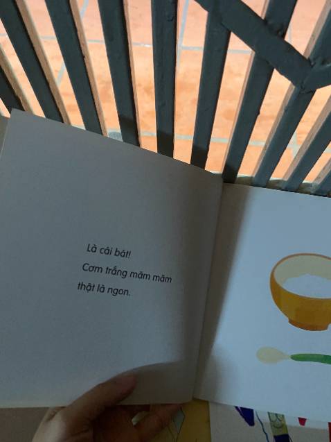 Sách in màu đẹp lắm , giao hàng nhanh, đóng gói cẩn thận, bé rất thích