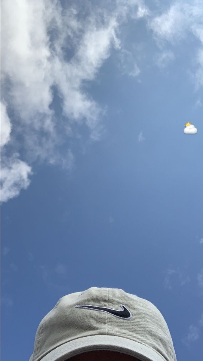 Tôi đã xem hết video, nhưng chưa từng đọc cuốn này. Tuy nhiên theo quan điểm cá nhân của mình tôi suy nghĩ đó cũng là 1 quan điểm cá nhân. Nó k phải là chân lý nên nó có thể đúng với người này và không đúng với người khác, cũng như là hoàn cảnh này và hoàn cảnh khác. Và theo tôi, chia sẻ và tập trung vào những điều tích cực là tốt nó hoàn toàn đúng đắn. Tuy nhiên nếu chỉ làm như vậy sẽ làm méo mó sự thật của xã hội. Những bọn trẻ học tiểu học đã từng nói ngây thơ với tôi rằng: "Việt Nam là đất nước an toàn nhất luôn á!" Tôi chỉ cười và nói ừ, sau này mấy đứa sẽ biết nhiều hơn nữa. Nó cũng giống như đất nước Triều Tiên, phụ nữ không có băng vệ sinh để dùng nhưng chỉ số hài lòng của người dân cũng nằm ở mức cao so với thế giới. Lý do vì sao? Chính vì *** dân mà chúng ta cứ nghĩ xã hội chúng ta là số 1! Hãy xem những video của Dưa Leo để hiểu rằng anh ấy nói rằng anh ấy đóng giả làm người xấu để nói lên những điều không tốt! Điều đó có làm xã hội tốt lên không? Có! *** lo sợ bị bóc mẽ, người dân có tri thức nhiều hơn, thật hơn và chính người dân sẽ đấu tranh cho những điều xấu đó và *** cũng sẽ thay đổi. Tuy nhiên tôi cũng đồng tình với tác giả là đừng share bởi vì bạn muốn chửi cho sướng! Mà hãy share bởi vì bạn muốn kêu gọi sự giúp đỡ và sự cải thiện tốt hơn. Tôi là 1 khán giả của Web5ngay. Tôi cũng chia sẻ những video của bạn khi tôi thấy nó thật sự cần cho những người bạn của tôi. Chính vì vậy tôi luôn comment 1 cách nghiêm túc, lịch sự mà mong muốn trên tinh thần xây dựng.