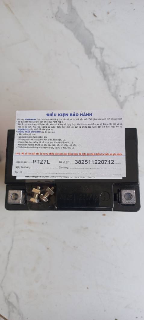 Bình accu đúng như mô tả. Đo bình đạt 12.8V, gắn vào xe đề nổ ngay. Phiếu bảo hành có số seri rõ ràng