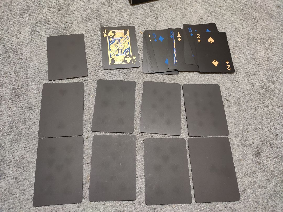 Chất lượng phù hợp với giá tiền. Một số quân bài bị in lại số nút của quân bài nằm trên. Shop nên kiểm tra trước khi gửi hàng. Dù hàng chưa được như ý nhưng vẫn vote 5 sao