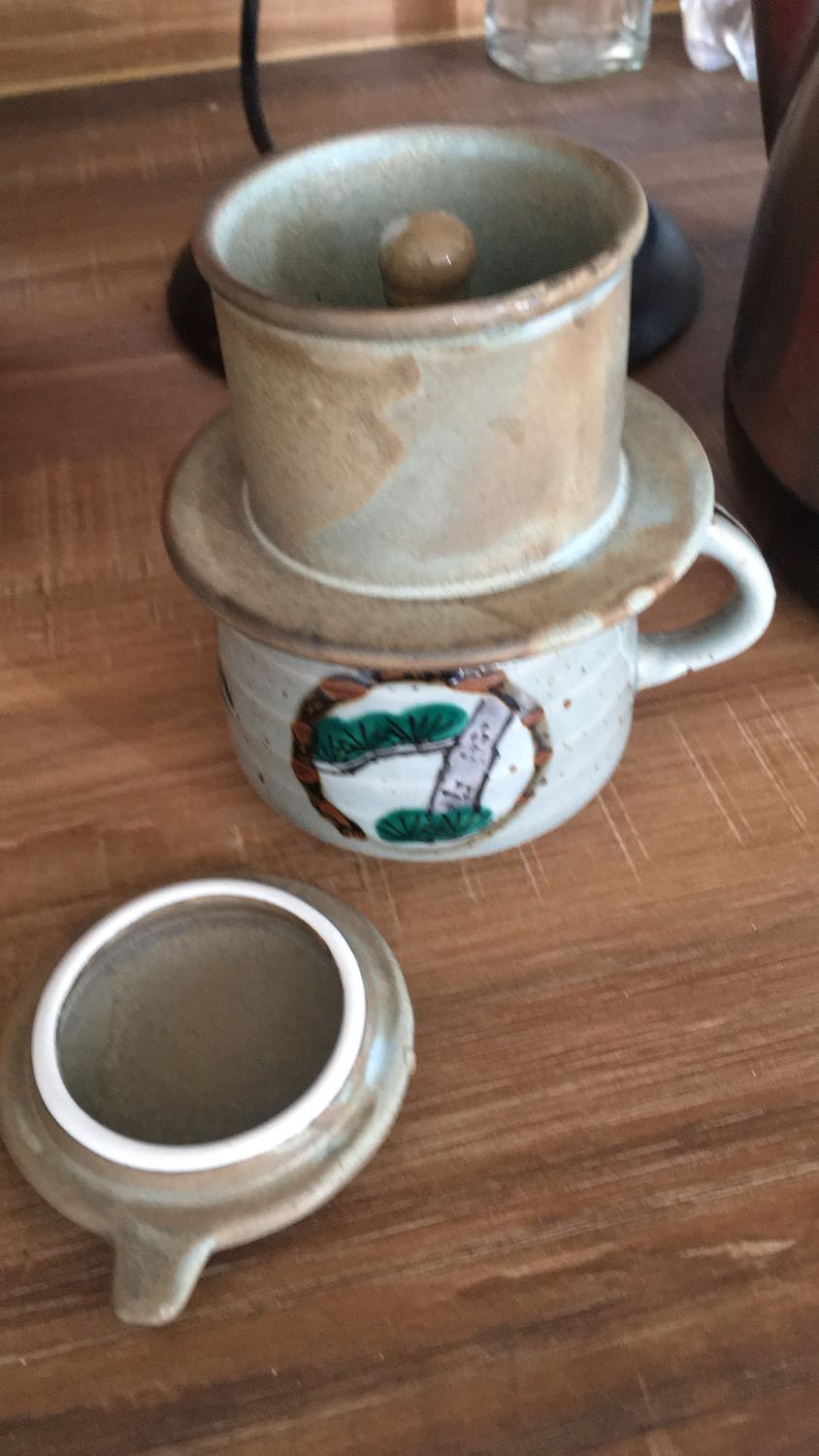 Sản phẩm không phải là đẹp mà là siêu đẹp. dày dặn, nuột nà, sang trọng. Màu trơn nên dễ phối với các loại tách. Tiki đóng gói cẩn thận, giao hàng nhanh, shipper có tâm, chuyên nghiệp.