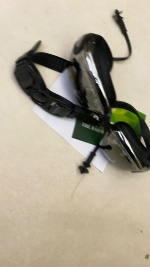 Mình nhận đc hàng r, sp y như quảng luôn ưng hết cả mình 
Tiki giao hàng thì siêu nhanh mới sáng htrc đặt hsau đã nhận đc hàng r. Đã v a ship còn nhiệt tình hỏi thăm cả sức khoẻ nhà mình chứ 🤣
Nhắn tin cho shop để hỏi về sp thì sp tư vấn quá nhiệt tình, nên mua nha cả nhà 🥳