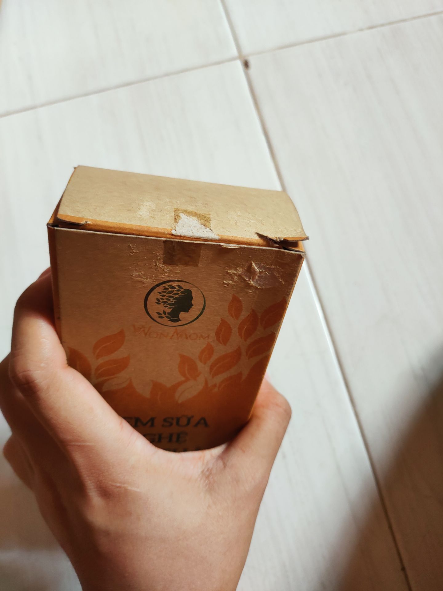 yêu cầu được đổi hàng???
sản phẩm còn 5 tháng hết hạn?
tem niêm phong của sản phẩm bị bóc? 
yêu cầu đổi sản phẩm này lại cho mình