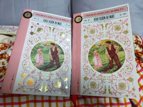 Truyện bìa rời. Dịch hay. Mình từng đọc bản truyện tranh Khu vườn bí mật của Kim Đồng. Thấy hay. Nên mua luôn nguyên tác. 
Đóng gói cẩn thận. Giao hàng đúng hẹn