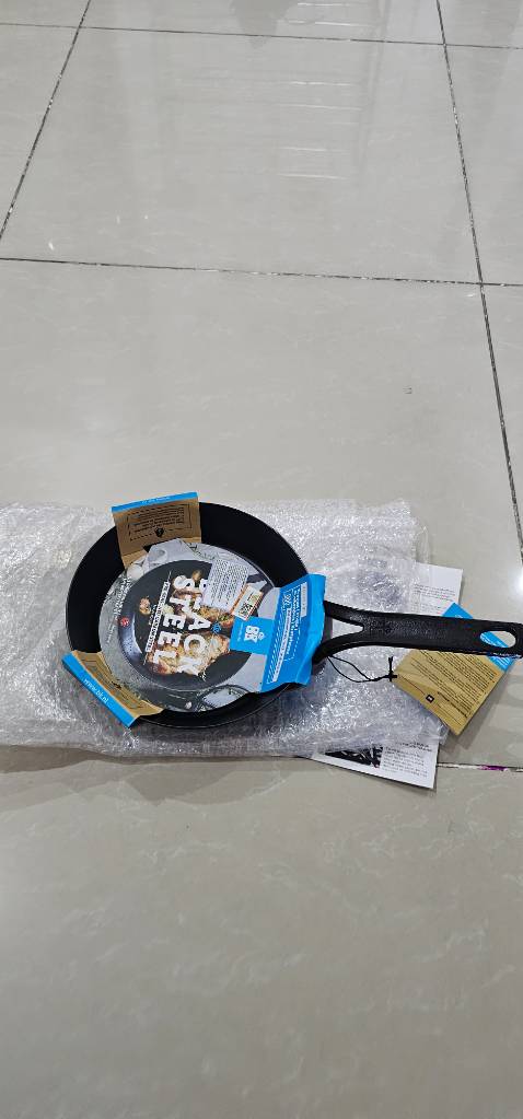 Quá đẹp cho 1 sản phẩm. Đóng gói kỹ càng, sách hướng dẫn đầy đủ, qua Brochure bạn biết được thông tin rất hay về nhà sản xuất.