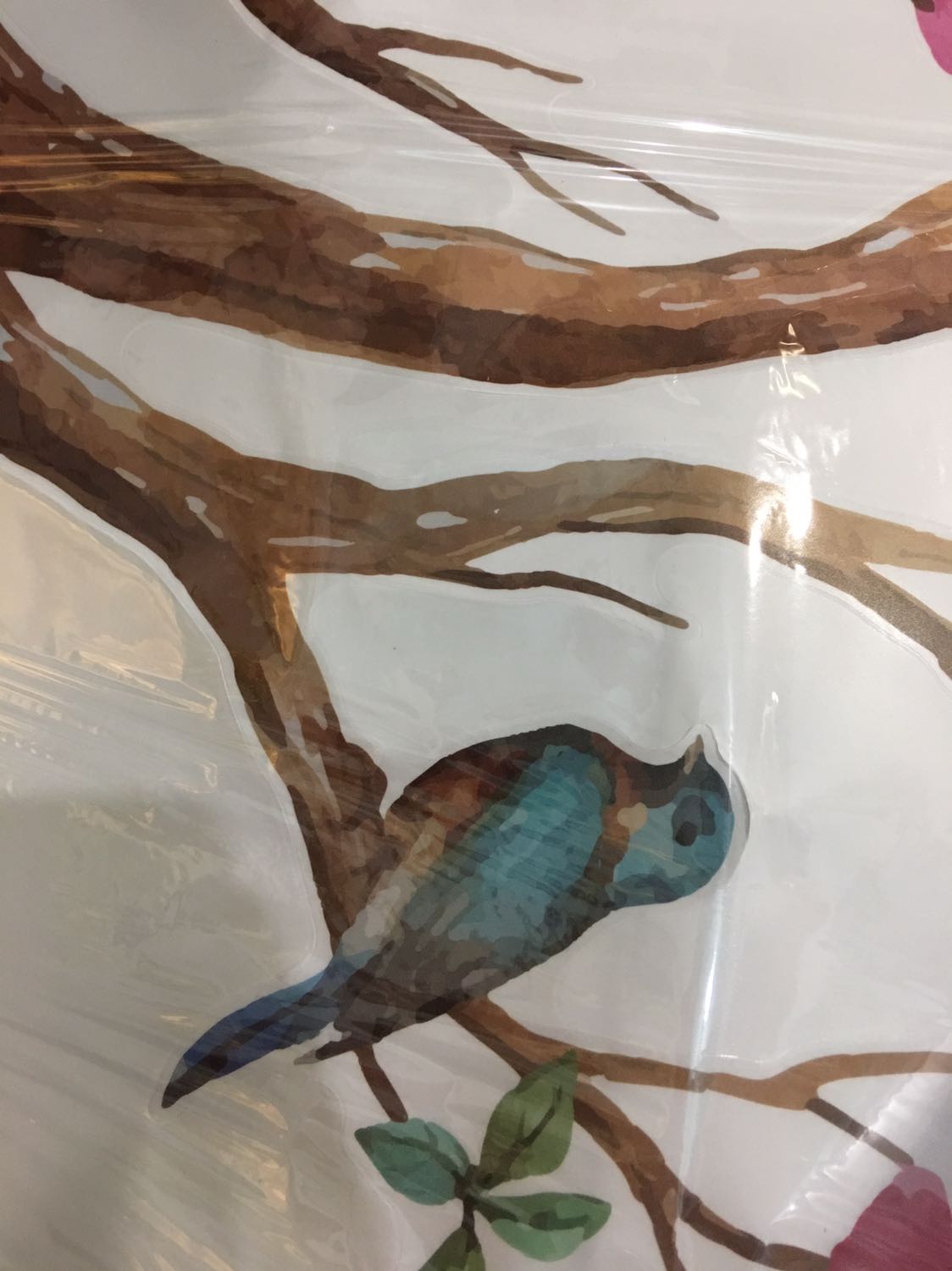 Vừa mới nhận đc hàng nên tk vẫn đang trong trạng thái giao hàng, nhưng vì hơi vội mà sợ quên nên *** luôn :v chưa thấy bạn nào *** về em decal này nên liều ord luôn :) nhưng ahihi :) decal đc cuộn lại á, nên ko lo bị ls cả. Vs cả mình chưa dán thử nhưng nhìn qua thấy hơi mỏng, ko biết dễ bóc ko. Đây ms chỉ là đánh giá lúc mở hộp thôi :v chưa bóc “seal” :) Cho những ai đang phân vân thì cứ quất thôi :v với giá này thì hợp lí cho em decal soang chảnh + cute này rồi