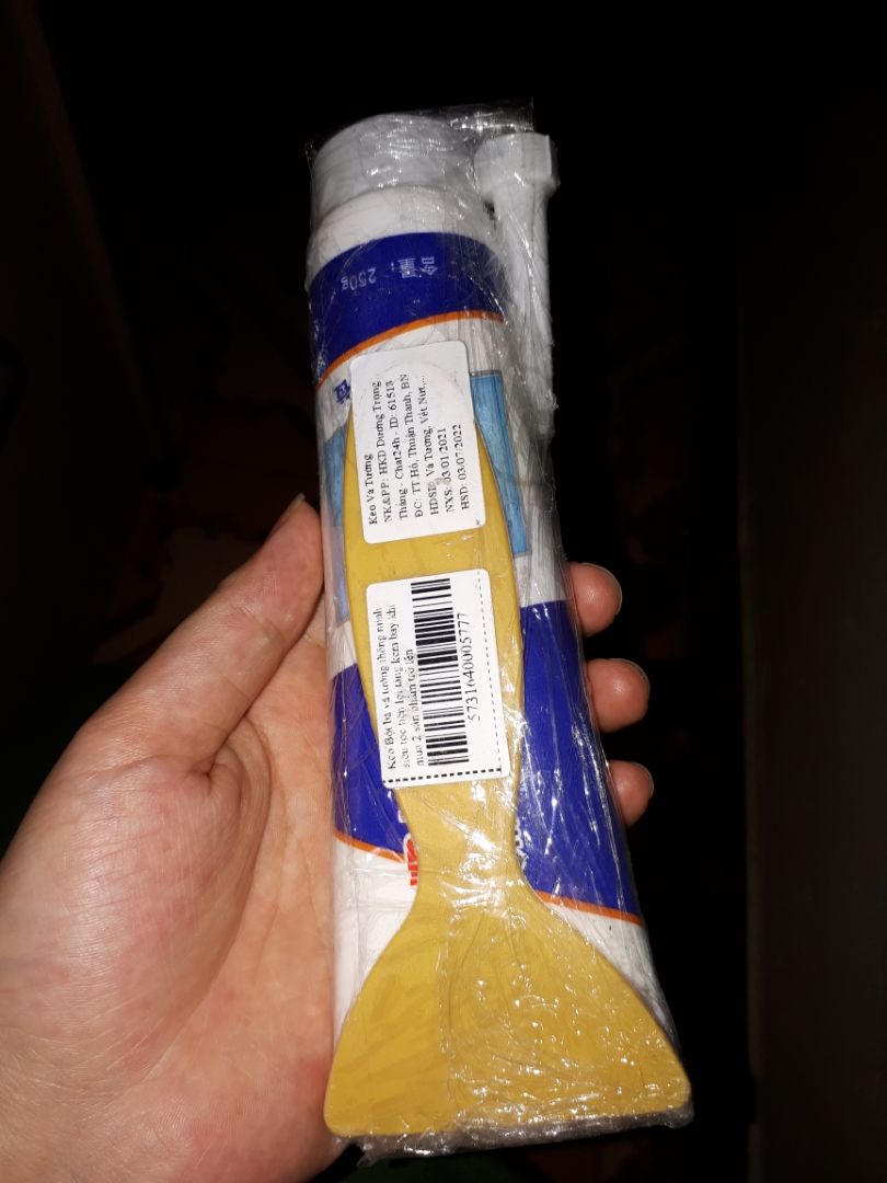 Nhìn chung là SP y hình. Hàng giao trực tiếp từ kho không có thông tin người bán. Hàng chuyển ra từ TP. HCM thì mới có thông tin. Mới mở hàng thì cảm giác nghi ngờ không biết Sp dùng được trong bao lâu. Nhưng dùng tằn tiện, ko sử dụng thường xuyên thì lại thấy OK.