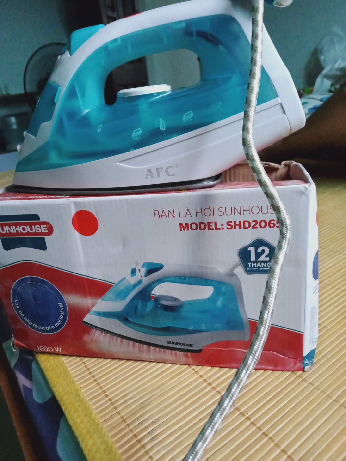 treo đầu dê bán thịt *** Hàng vỏ hộp cũ rích s sản phẩm bên trong nhìn rất đểu mọi người k nên mua