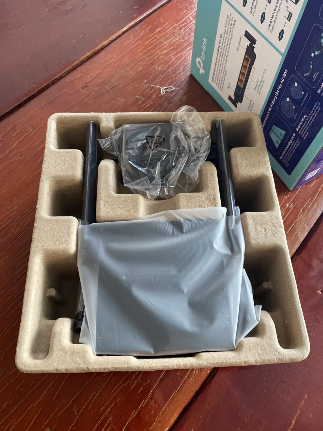 Sản phẩm thật sự rất rất tốt! Đây là quá trình mình *** được khi sử dụng modem nhà mạng và router ở khoảng cách 5m, xuyên 2 lớp tường. Thật sự rất đáng tiền! Mình dùng gói Fast15 của Viettel tốc độ 40Mbps mà *** được gấp đôi băng thông ở sóng 5Ghz. Quá tuyệt! Sản phẩm thật sự rất rất tốt! Đây là quá trình mình *** được khi sử dụng modem nhà mạng và router ở khoảng cách 5m, xuyên 2 lớp tường. Thật sự rất đáng tiền! Mình dùng gói Fast15 của Viettel tốc độ 40Mbps mà *** được gấp đôi băng thông ở sóng 5Ghz. Quá tuyệt!