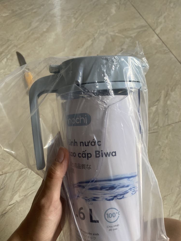 Giao bình nước vỡ nát tương thế này