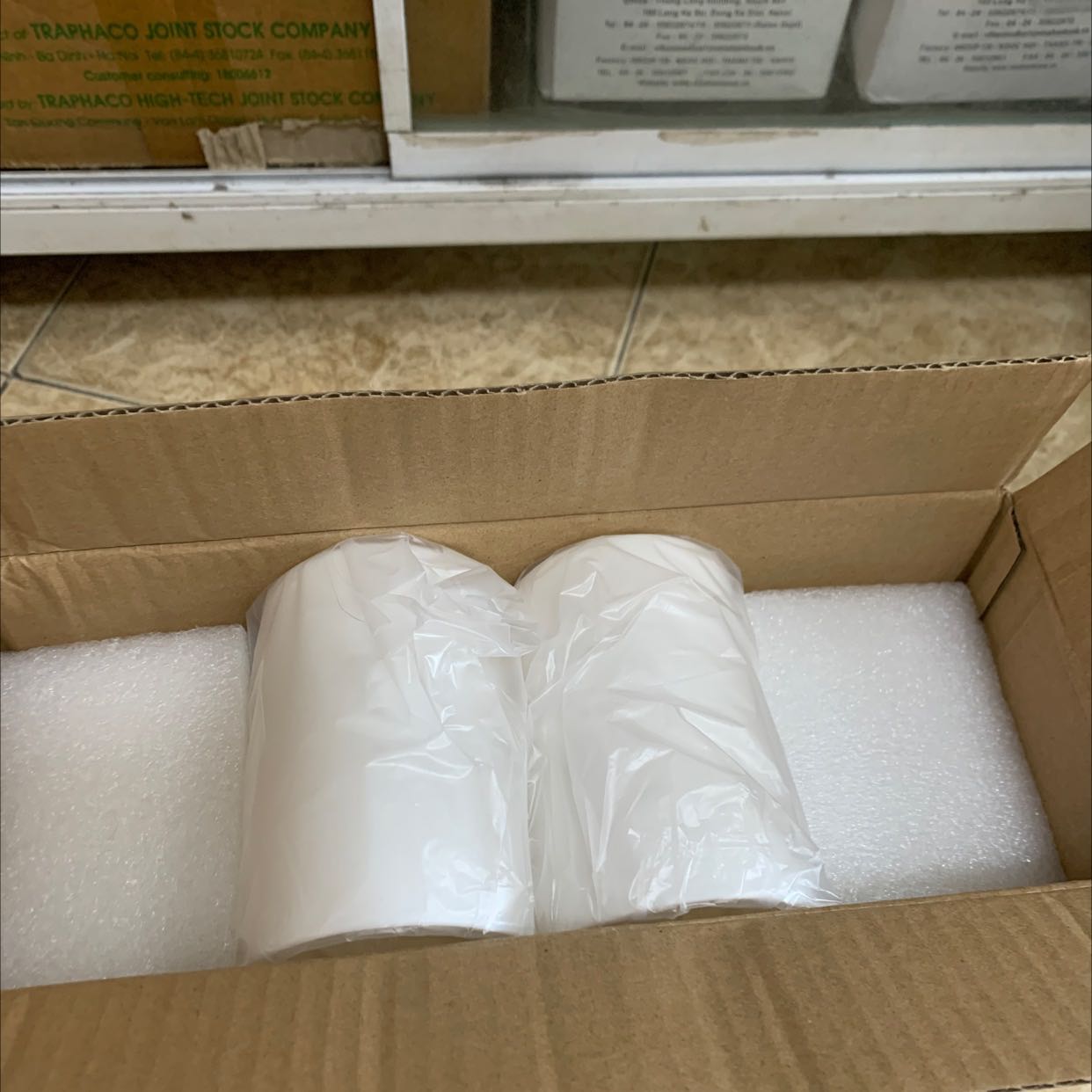 Sản phẩm đẹp chất liệu tốt cứng cáp, giao hàng siêu nhanh đặt hàng hôm trước hôm sau đã giao rồi, còn được tặng stiker nữa xinh lắm