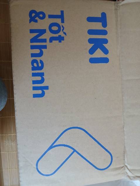 Mik chx dùng nên chx nêu rõ nhưng hãng này nổi tiếng nha mik săn sale chai màu xanh lá với đỏ 157k kèm gấu bông xinh như hình nên mua nhé