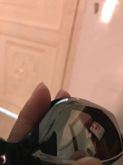 Mới tháo ra thấy trầy là nghe bực rồi. Đã gấp còn gặp sản phẩm như này.
1. Là do shop cố tình đẩy sản phẩm lỗi đi
2. Là do shop không check hàng trước khi giao
Nhưng cho dù là gì thì lằm ăn như này là kém, làm mất thời gian của người khác (đổi trả), còn tui gấp nên đành ngậm đắng mà dùng