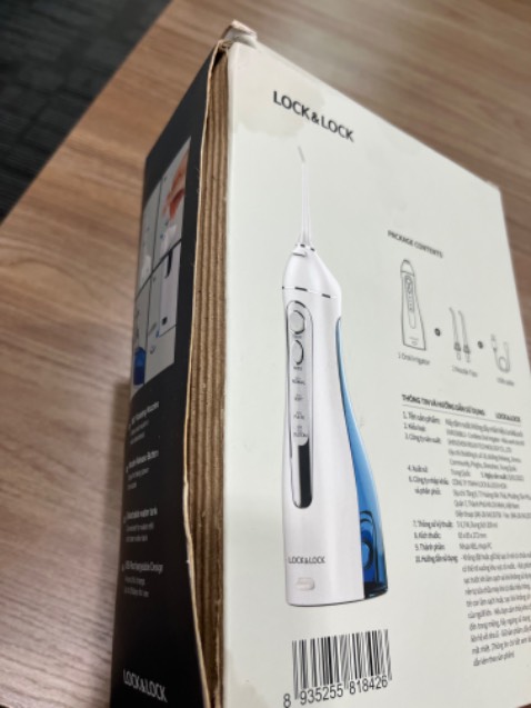 Sạc và xài thử thì ổn. Chỉ có một type tăm nha mn (được 2 cái). Cũng có xem review của các bạn r mới mua. Nên dùng mức soft trước là thấy sạch r. Thiết kế dễ cầm và thao tác. Chỗ tháo nút sạc hơi cứng. Một điểm trừ là cái hộp đựng sản phẩm bị ướt (ko biết tại sao vì mình chỉ đặt cái này, thôi thì sản phẩm ko sao là được. Mua được với giá giảm 50%. Do dự giữa xiaomi derma dòng mini giá tầm 350-500k nhưng rồi vẫn chọn cái này. Sạc và xài thử thì ổn. Chỉ có một type tăm nha mn (được 2 cái). Cũng có xem review của các bạn r mới mua. Nên dùng mức soft trước là thấy sạch r. Thiết kế dễ cầm và thao tác. Chỗ tháo nút sạc hơi cứng. Một điểm trừ là cái hộp đựng sản phẩm bị ướt (ko biết tại sao vì mình chỉ đặt cái này, thôi thì sản phẩm ko sao là được. Mua được với giá giảm 50%. Do dự giữa xiaomi derma dòng mini giá tầm 350-500k nhưng rồi vẫn chọn cái này.