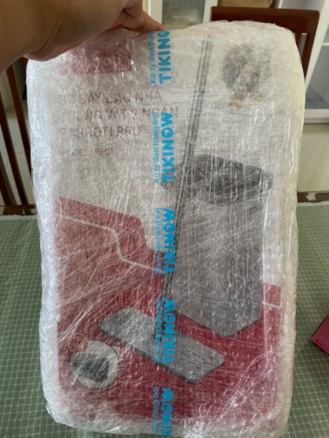 Gửi hàng nhanh chóng, đóng gói cẩn thận, ( mà hơi nhiều nilong). Cây lau nhà rất dễ lắp ráp. Thiết kế gọn , nhẹ, phù hợp với không gian nhỏ. Được tặng kèm thèm 1 miếng lau & 1 thanh để nối dài thân cây lau nhà