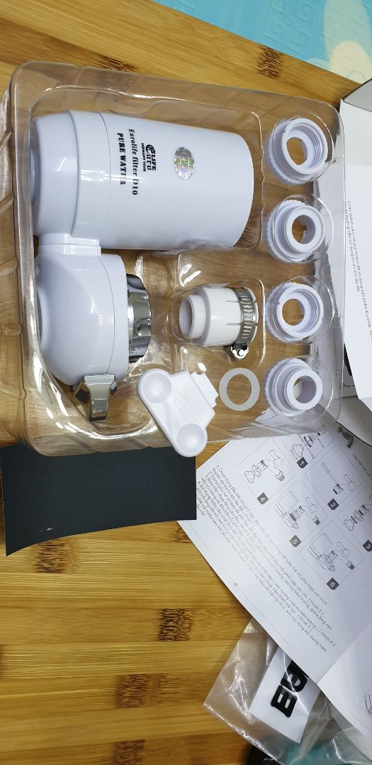 Sản phẩm được đóng gõi kỹ càng, cẩn thận. Sau 2 ngày dùng lõi từ màu trắng đã hơi có màu vàng chứng tỏ lọc có tác dụng. 
Tiki cần nhắc nhở bên bộ phận ship hàng. Hàng hóa bên trong dù đã được bọc lót kĩ nhưng cũng k nên quăng quật nhồi nhét khiến cho vỏ hộp bên ngoài bị móp méo. Ngày xưa không hề bị tình trạng như thế này, nhưng tầm khoảng 1 năm nay gói hàng của tiki đưa đến người mua hàng lần nào cũng bị móp méo. Sản phẩm được đóng gõi kỹ càng, cẩn thận. Sau 2 ngày dùng lõi từ màu trắng đã hơi có màu vàng chứng tỏ lọc có tác dụng. 
Tiki cần nhắc nhở bên bộ phận ship hàng. Hàng hóa bên trong dù đã được bọc lót kĩ nhưng cũng k nên quăng quật nhồi nhét khiến cho vỏ hộp bên ngoài bị móp méo. Ngày xưa không hề bị tình trạng như thế này, nhưng tầm khoảng 1 năm nay gói hàng của tiki đưa đến người mua hàng lần nào cũng bị móp méo.