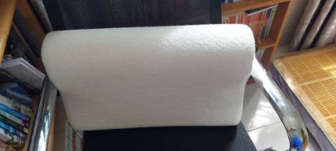 Mình mua 2 gối, 1 mã HLW115 thì dùng ổn hơn, loại HLW111 này mềm hơn nhưng có nhược điểm là khi nằm mà lăn qua lăn lại nhiều tới lúc lệch ra khỏi phần uốn lên thì tới sáng dễ bị đau cổ . Nhà mình 2 người nằm đều bị nên hiện tại đang dùng cái 115 chứ ít dùng cái 111 này.