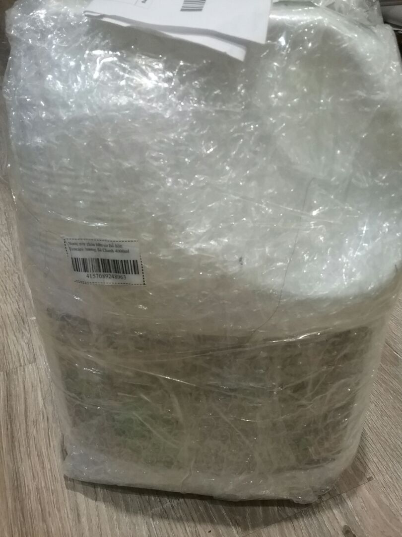 mẫu mã hình thức đẹp, không bị khô da tay nhưng giá hơi cao. nói chung là đáng đồng tiền bát gạo