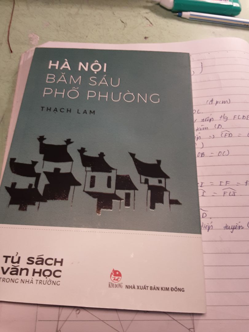sách ngắn nhưng hay lắm. tui thích văn Thạch Lam, vì ông cảm nhận mọi thứ tinh thế. với nhưng ai đang mong chờ một cuốn sách tả nhiều hơn kể thì chuẩn luôn :33