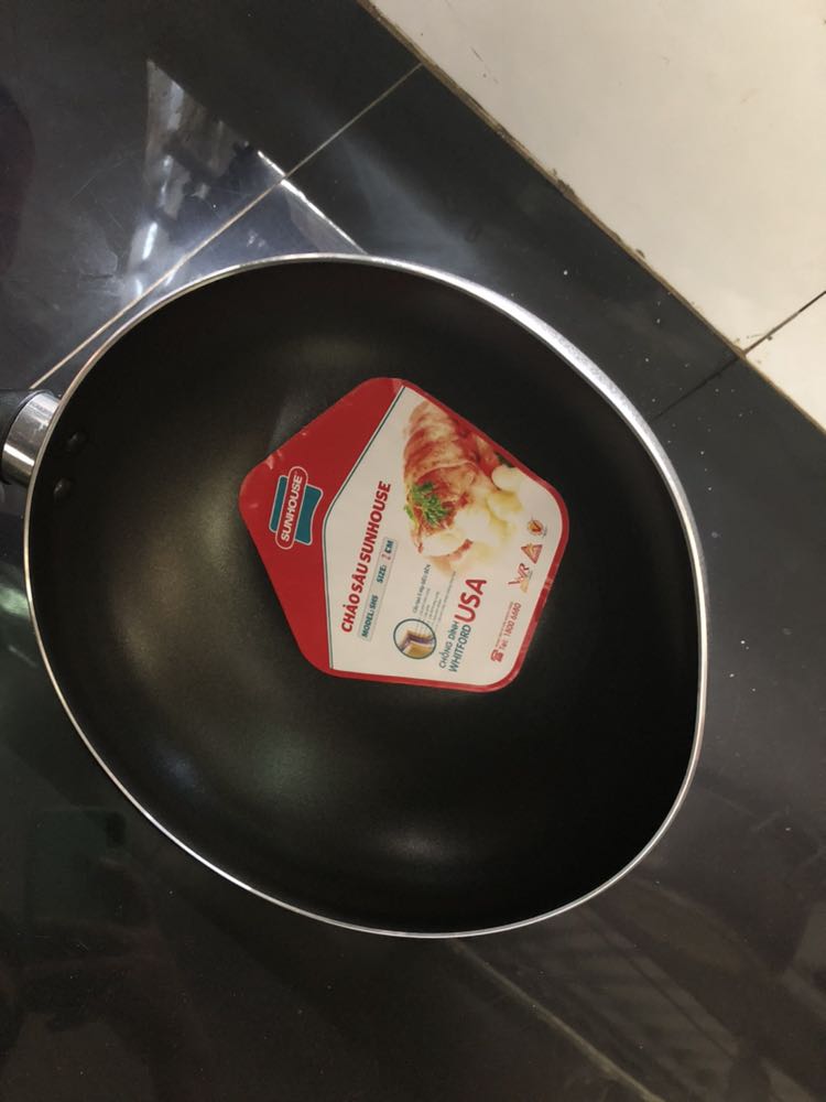 Chảo bị méo k biết do vận chuyển hay gửi mẫu lỗi? Thủ tục đổi rườm rà