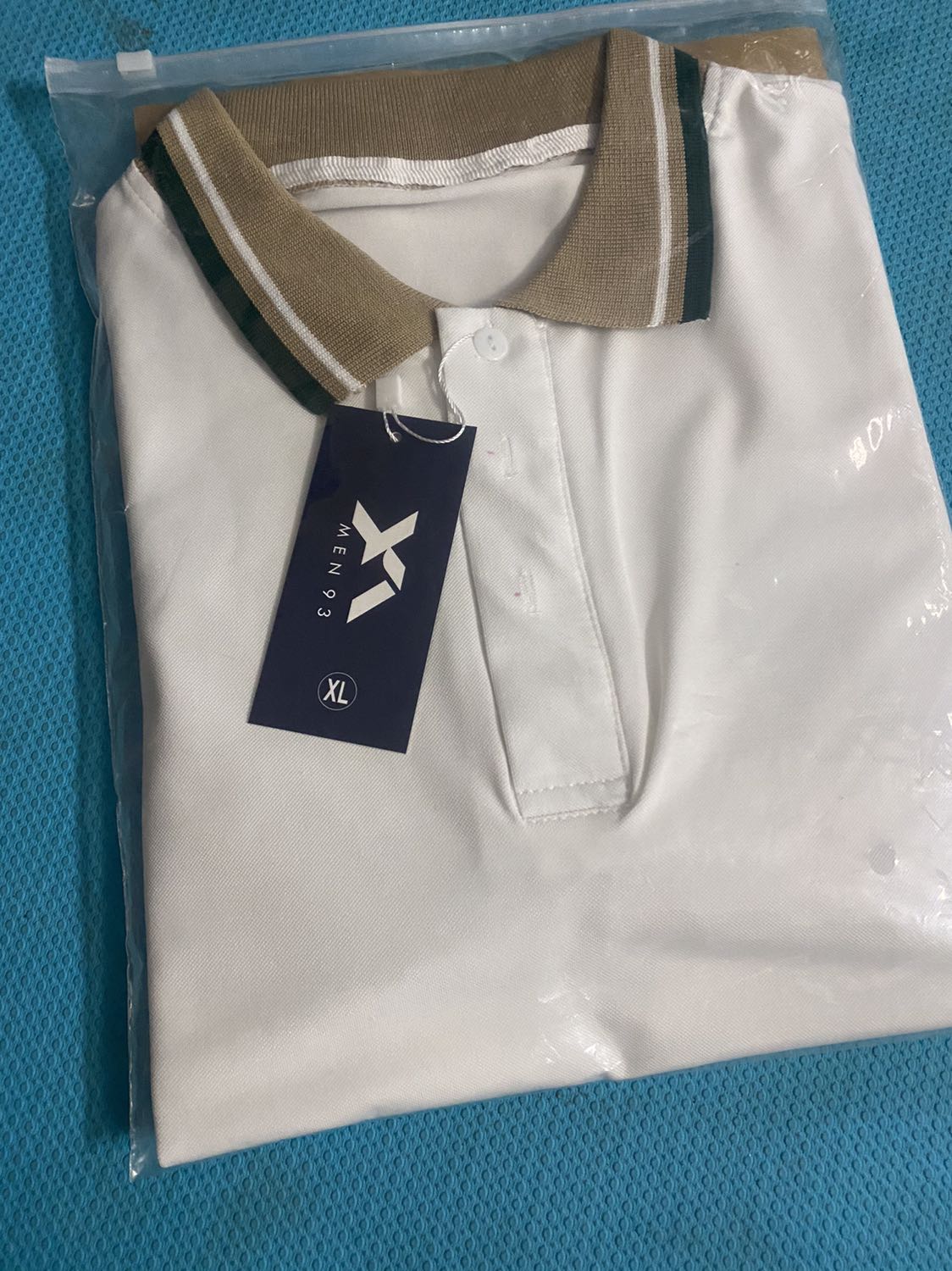 Áo đẹp chất vải siêu mát luôn. Shop tư vấn nhiệt tình giao hàng nhanh mn nên mua nha