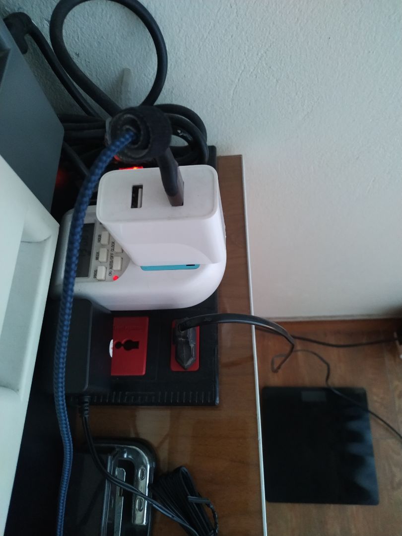 cùng 1 sản phẩm nhưng giá bán trên tiki ổn nhất, lại được tiki miễn phí vận chuyển nữa. sản phẩm của Điện quang chưa khi nào làm ta phải thất vọng. Ủng hộ điện quang, shop và tiki