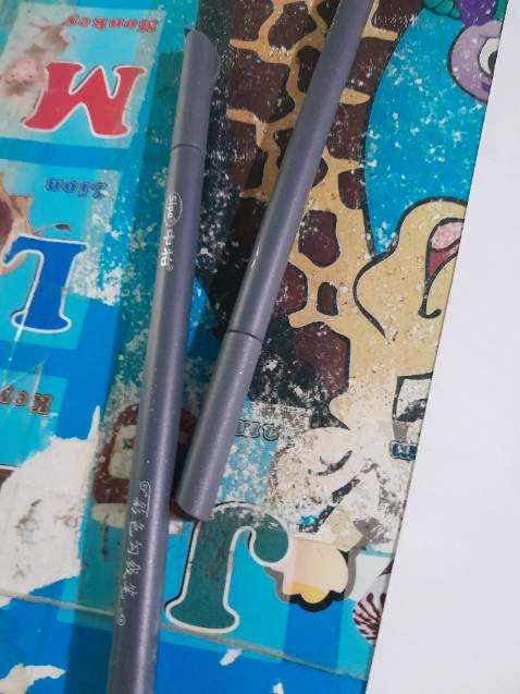 Viết êm, mực đều. Đóng gói cẩn thận