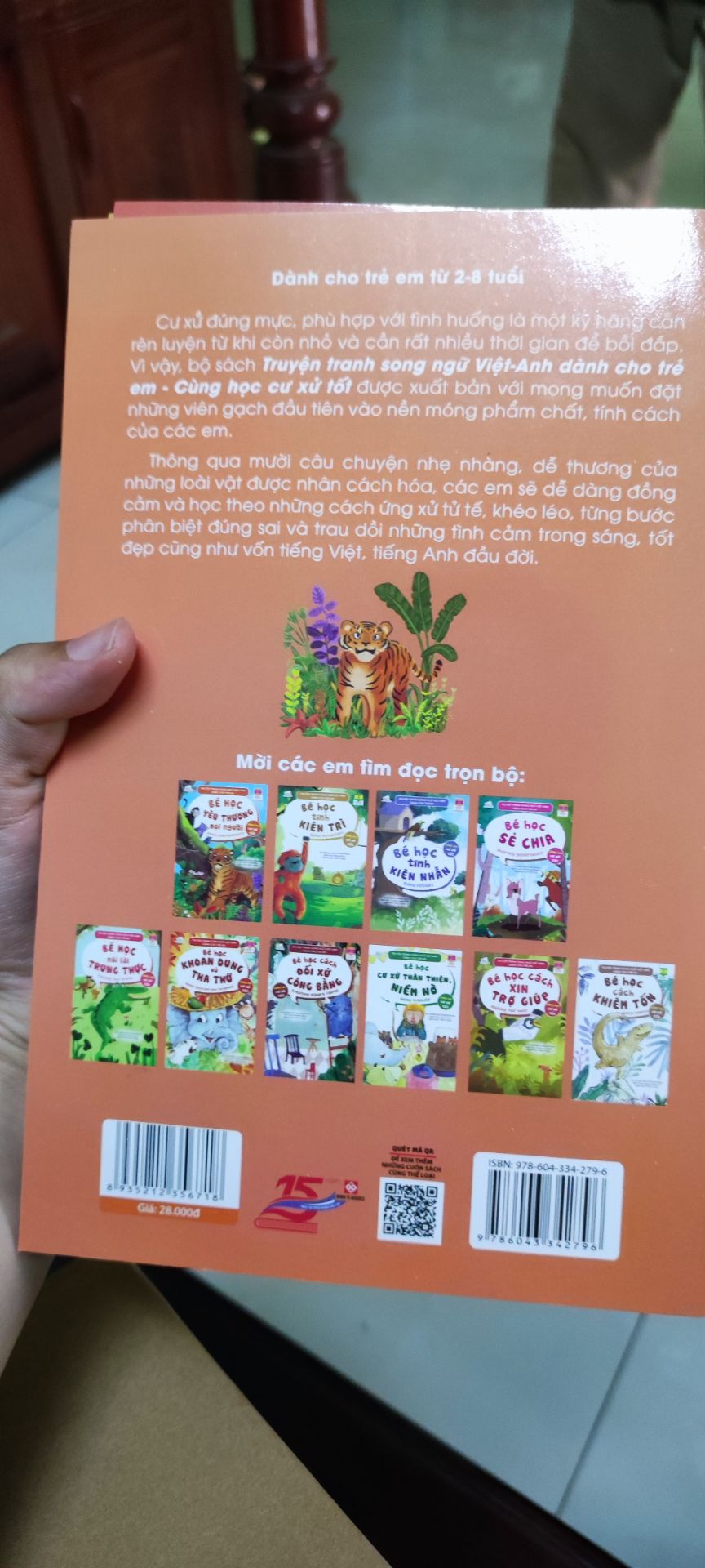 Sách nội dung hay, hình ảnh minh hoạ đẹp và sắc nét. Một vài trang bị nhoè mực không đáng kể.