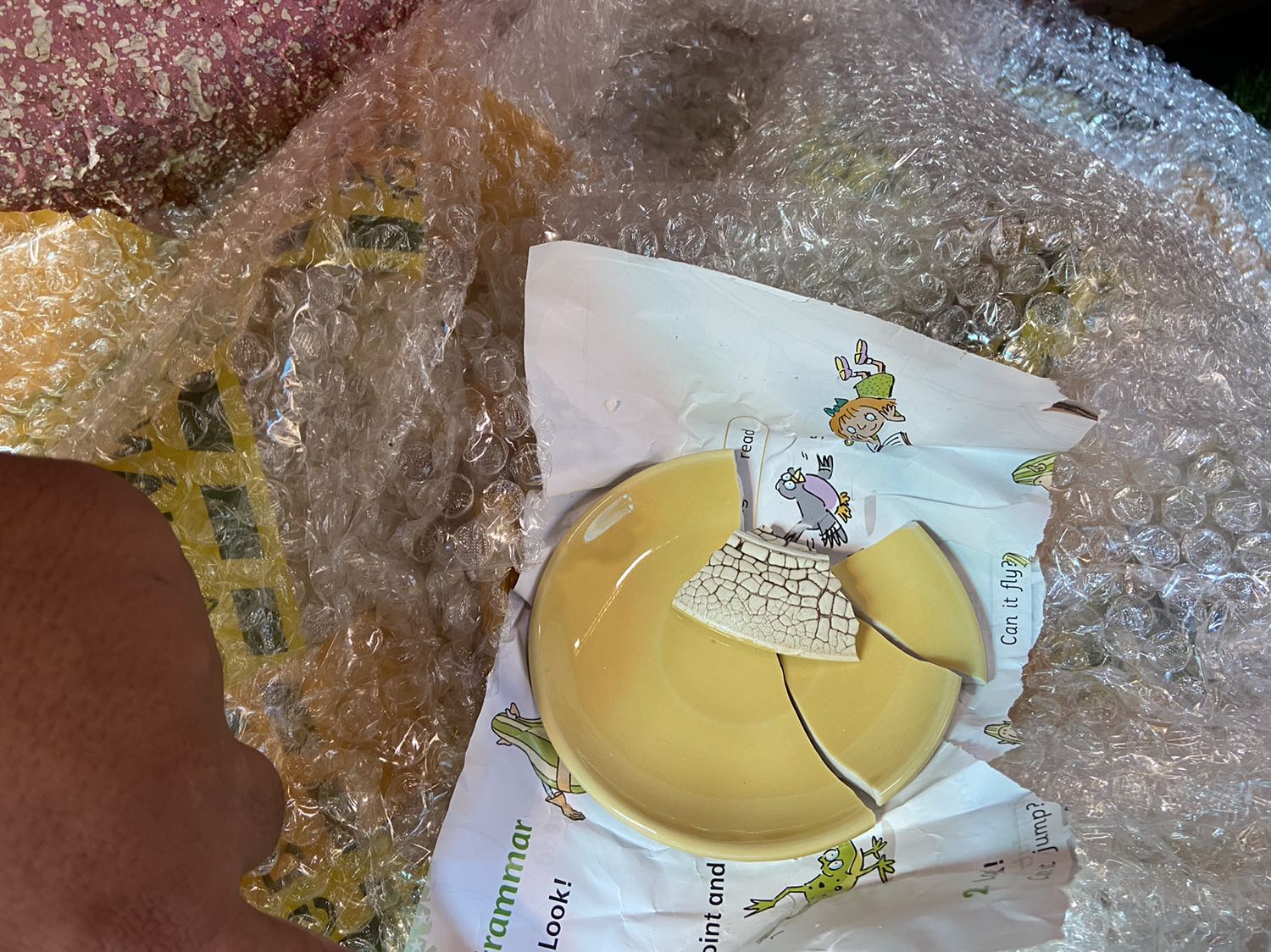 1 chén lót ly trà bị vỡ
Yêu cầu xử lý 1 chén lót ly trà bị vỡ
Yêu cầu xử lý