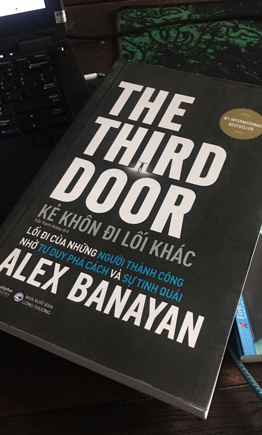 Đóng gói cẩn thận, nhận được hàng nhanh hơn dự kiến. Chất giấy đẹp, in rõ nét. Là cuốn sách hay để tìm lối đi riêng cho bản thân.