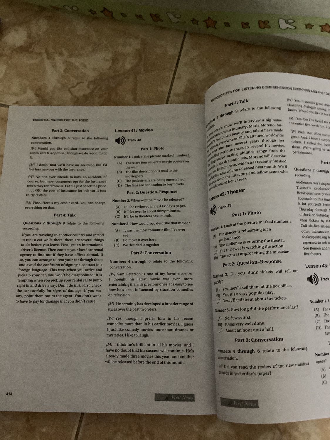 Hic, giá trước sale rẻ hơn giá trong đợt sale, btw sách thẳng thớm mới tinh nha mn, dùng được bookcare á, đóng gói oke. Mỗi bài có 12 từ, một số từ sẽ có cả word family, bài tập để vận dụng từ được mô phỏng như mini toeic test, có thể kết hợp tra thêm từ điển để mở rộng collocation, word family, trái nghĩa đồng nghĩa, mở rộng vốn từ.