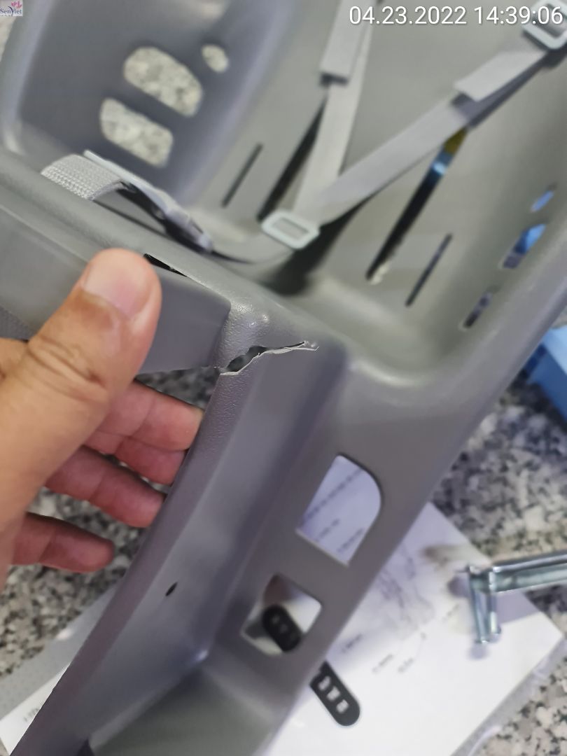 Hàng giao bị nứt (vỡ), đề nghị Tiki (NCC) đổi lạii