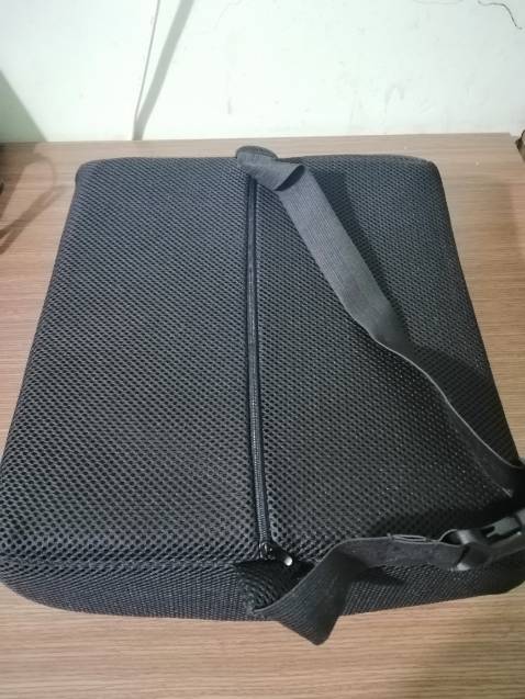 Sản phẩm kê ngồi ghế rất tốt, dắt vài sau ghế ngồi mình ko còn bị đau lưng nữa. Phù hợp với phòng điều hòa hơn mặc dù trong gối đã có tấm giảm nhiệt. Shop đổi trả nhiệt tình. Vote 5 sao cho shop nhé